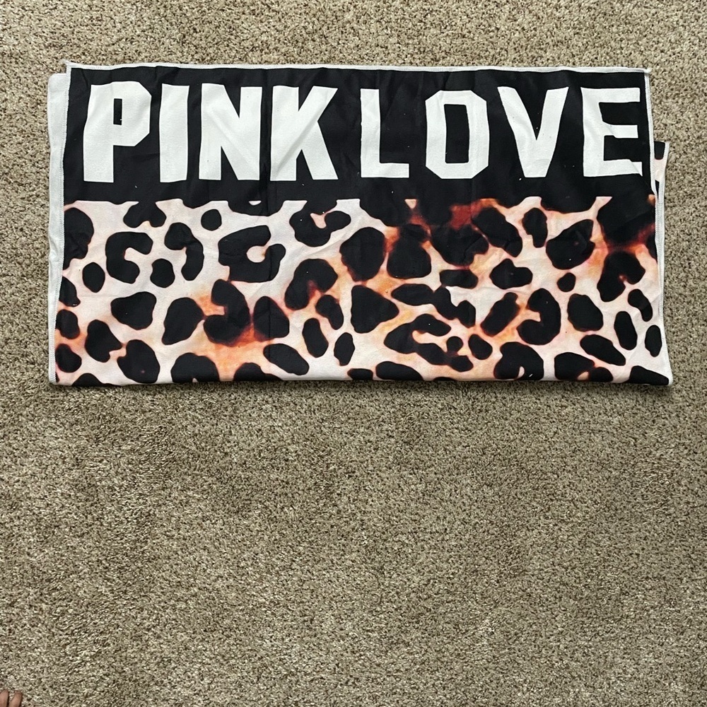 Women’s Soft Plush Beach/ Pool Animal Print Towel NWOT